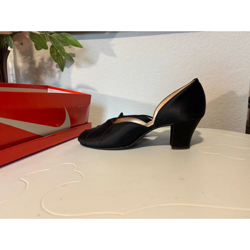 Vintage Black Satin Daniel Green 1940’s Boudoir Slipper Heels - Picture 2 of 11